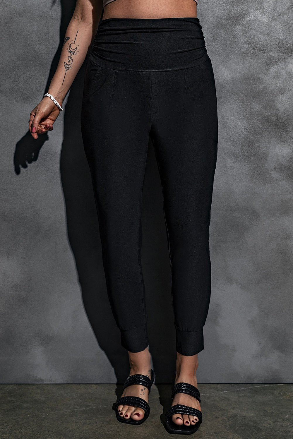 Black High Waist Pleated Pocket Leggings - Creative Designs by Shanny