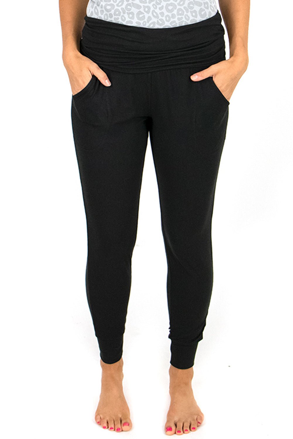 Black High Waist Pleated Pocket Leggings - Creative Designs by Shanny